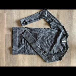 Lululemon Thermal Long Sleeve Top Size 2